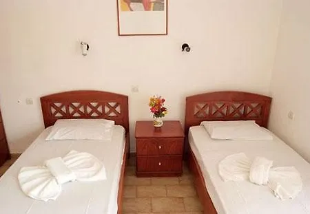 Ekavi Aparthotel