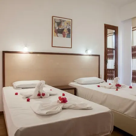 Aparthotel Ekavi 2*