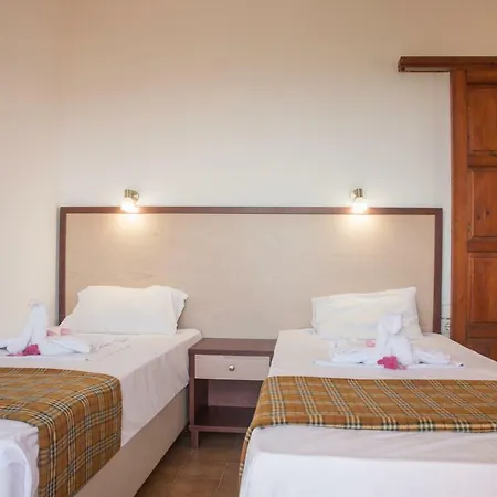 Ekavi 2* Agia Marina (Crete)